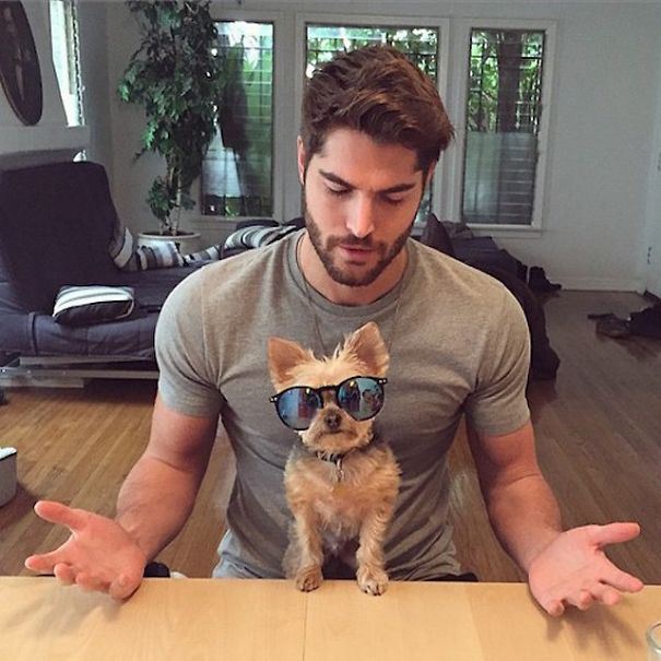 Горячие парни и собаки на фото из Instagram