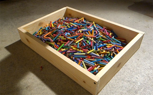 Gitár 1200 színes ceruzából