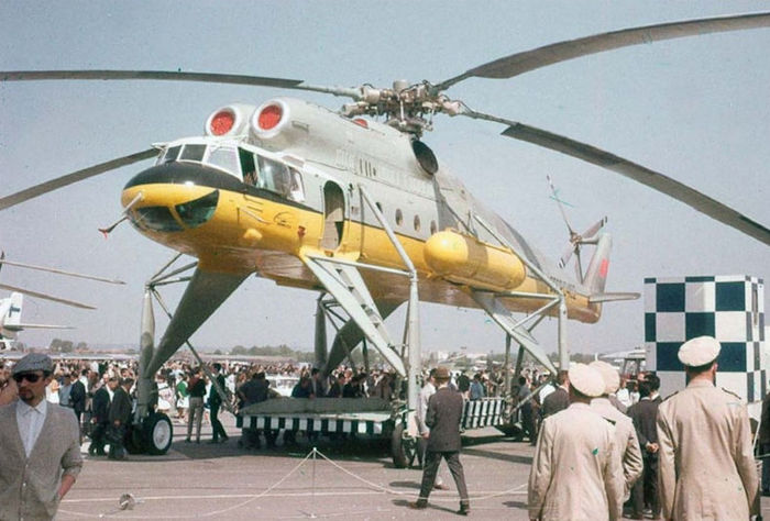 Mi-10 kÃ¶zlekedÃ©si helikopter - katonai repÃ¼lÅ daru