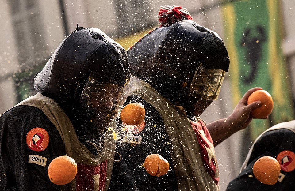 A narancsok éves csata Olaszországban