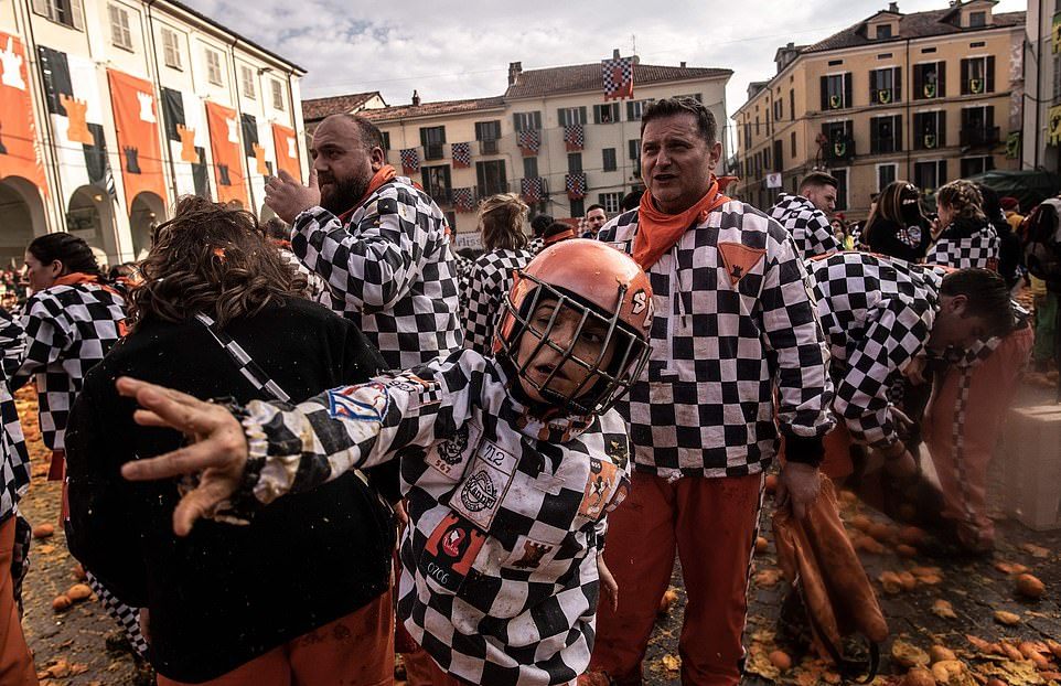 A narancsok éves csata Olaszországban