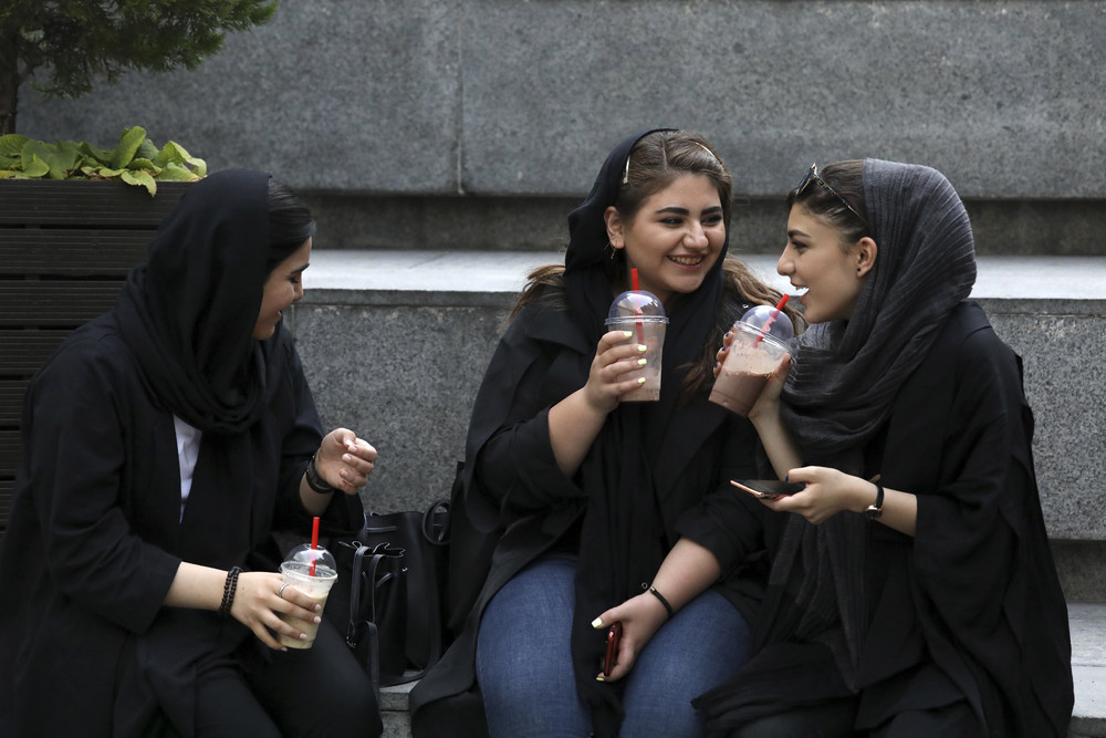 Женщины в Иране очень любят овощи 