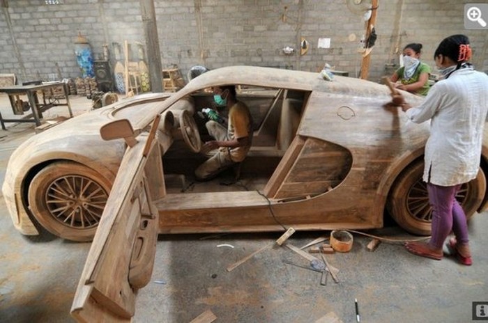Bugatti Veyron из дерева