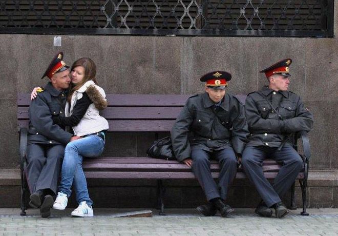Сотрудники российской полиции на фото