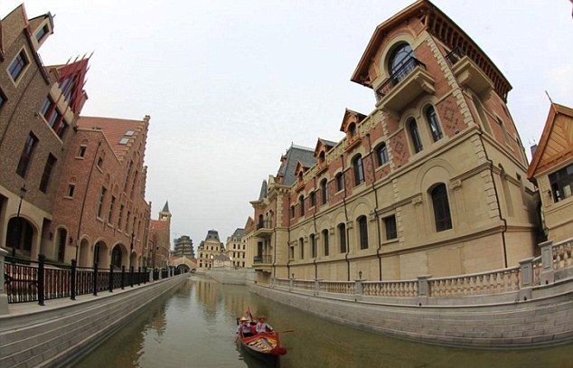 Китайцы построили свою Венецию