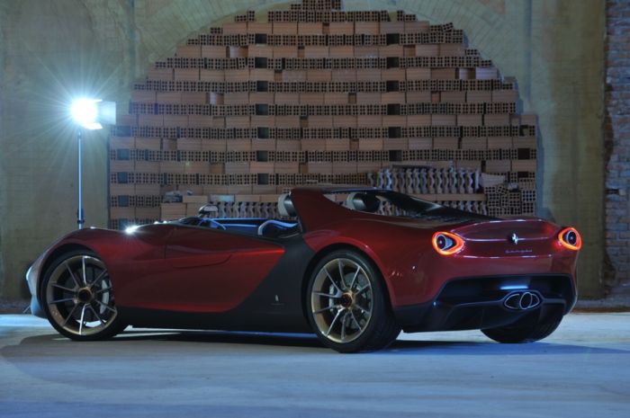 Суперкар Ferrari Sergio