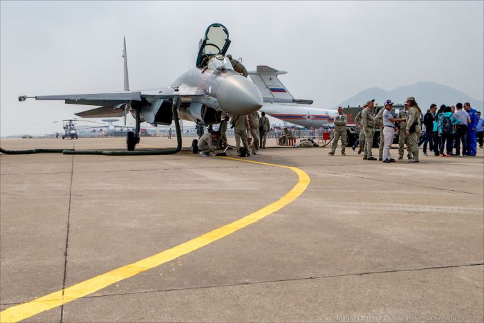 Истребитель Су-35 на авиасалоне China Air Show-2014