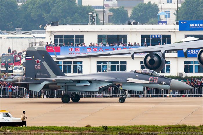 Истребитель Су-35 на авиасалоне China Air Show-2014