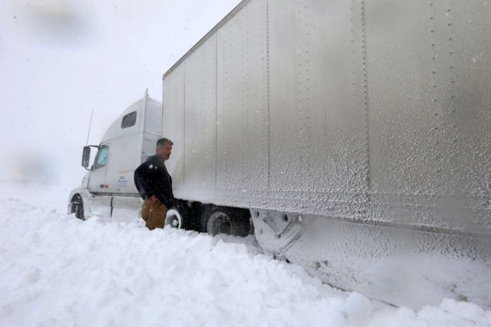 Сильнейшие снегопады в США унесли жизни восьми человек