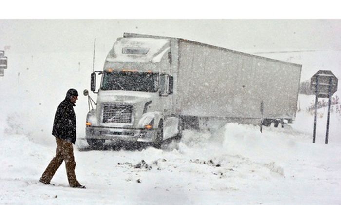Сильнейшие снегопады в США унесли жизни восьми человек