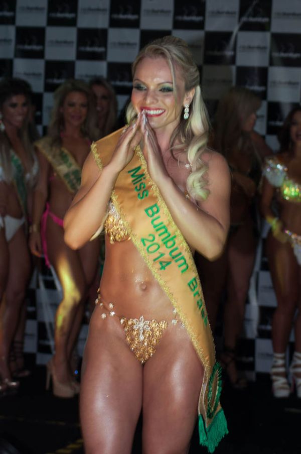 Индианара Карвальо завоевала титул Мисс Бумбум-2014