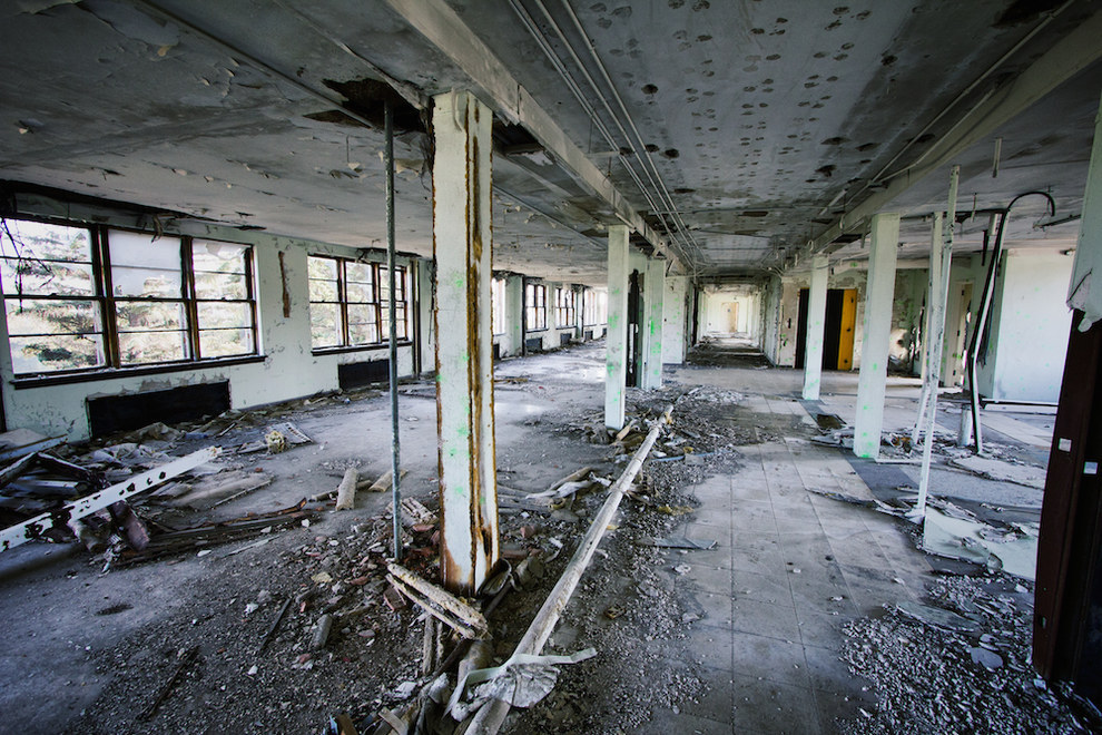 Заброшенные школы от Chris Luckhardt