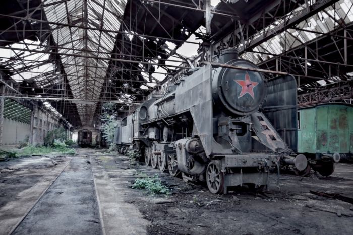 Заброшенные предметы архитектуры Советской эпохи