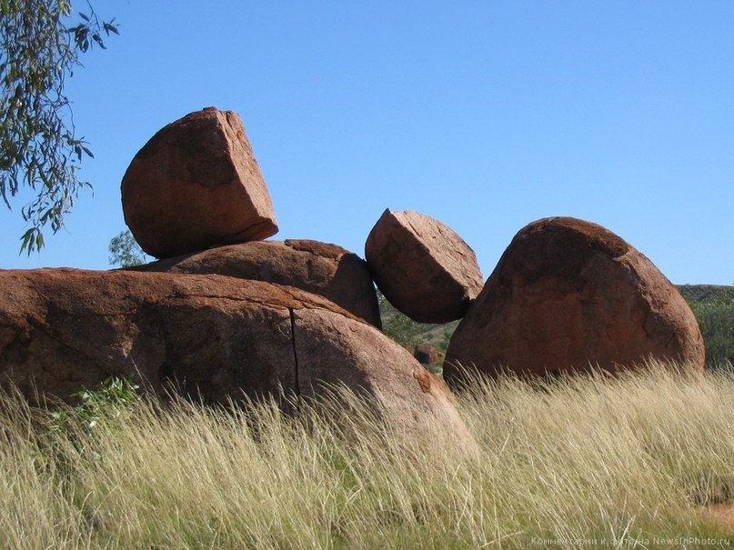 Дьявольские камни Карлу-Карлу в Австралии