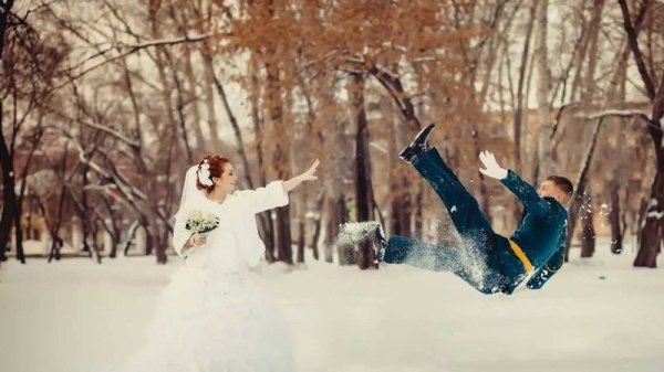 Жизнерадостные фотографии зимних свадеб