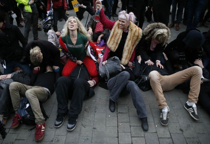 Акция протеста против запрета порно в Лондоне