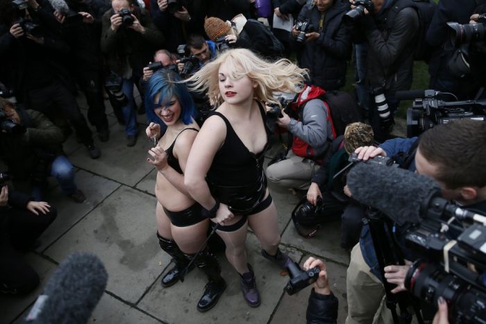 Акция протеста против запрета порно в Лондоне