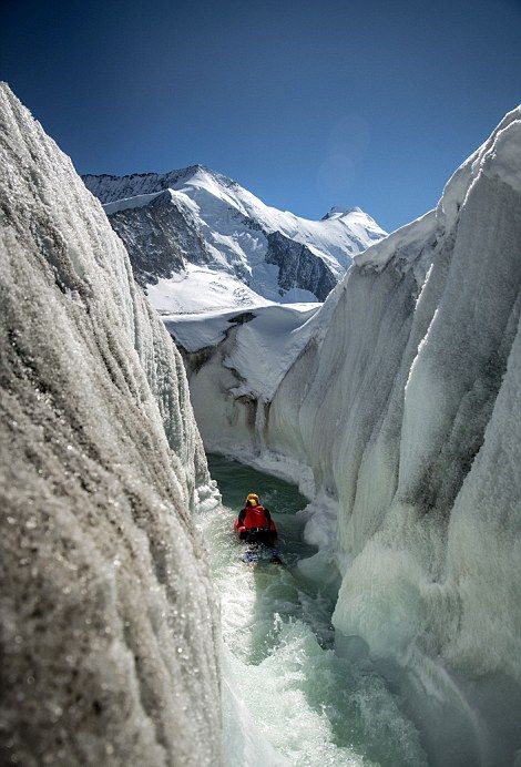 Бодибординг на крупнейшем леднике Европы