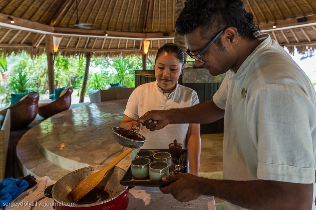Как делают кокосовое масло на Мальдивах