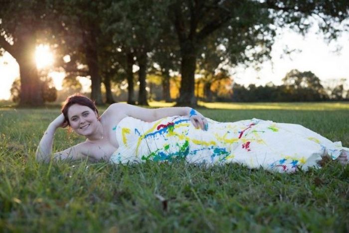 Американка избавилась от депрессии, испортив свадебное платье