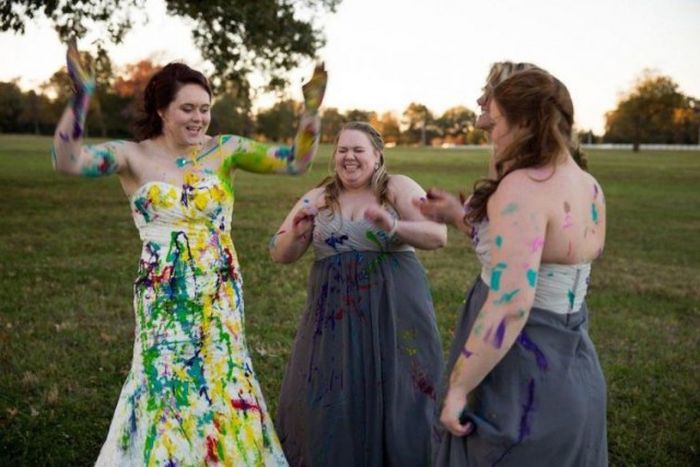 Американка избавилась от депрессии, испортив свадебное платье