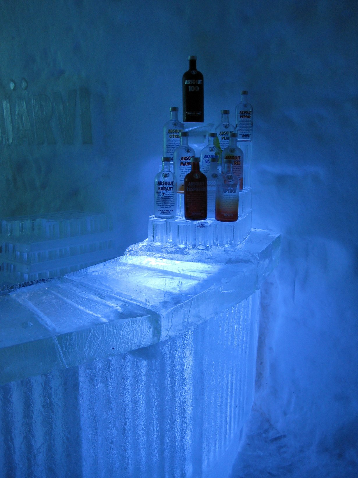 Самый большой отель изо льда - ICEHOTEL
