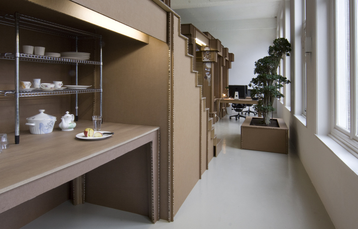 Стильный офис из картона в Амстердаме