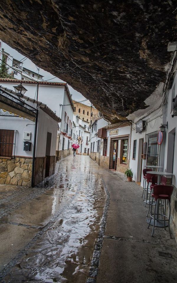 Уникальный испанский городок Сетениль-де-лас-Бодегас