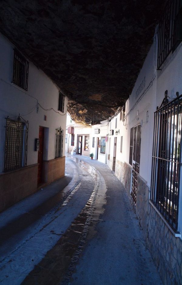 Уникальный испанский городок Сетениль-де-лас-Бодегас
