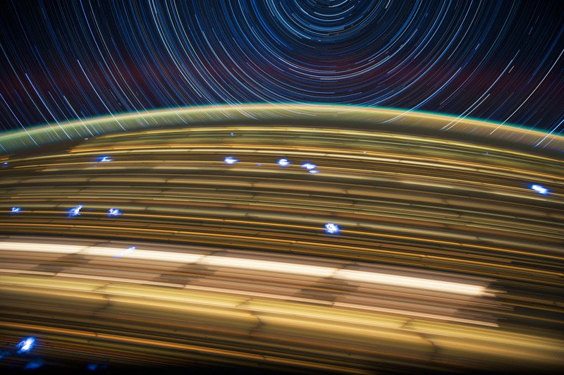 Фотографии Земли из космоса, сделанные на длинной выдержке