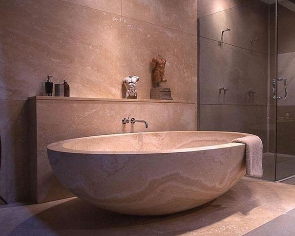 Уютные ванные из камня