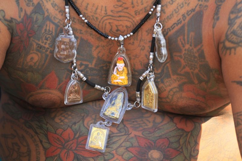 Магические татуировки от монахов в Таиланде