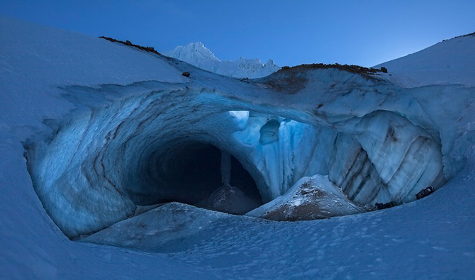 Поразительная красота ледниковых пещер