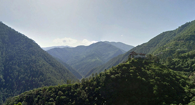 Королевство Бутан глазами камер Google Street View