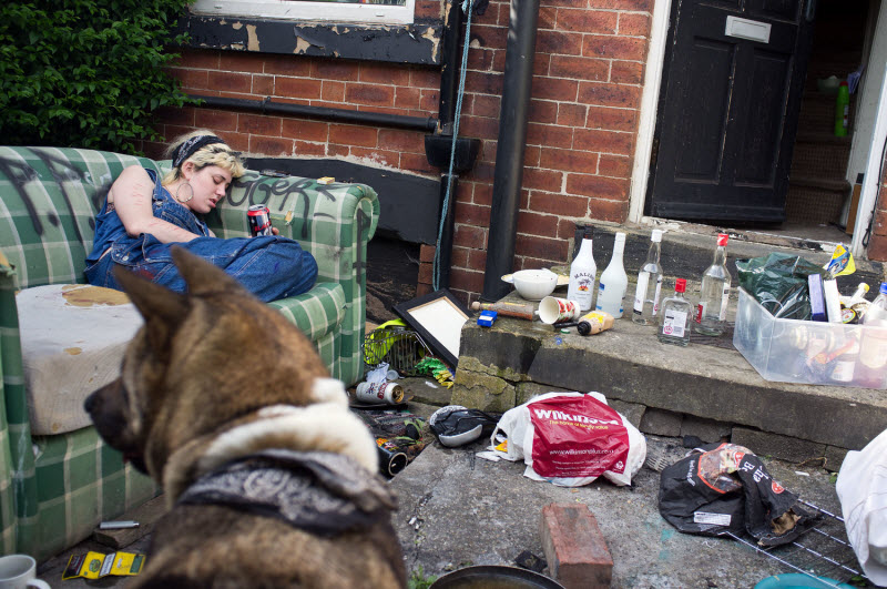 Панк-сообщества британских подростков в заброшенных домах