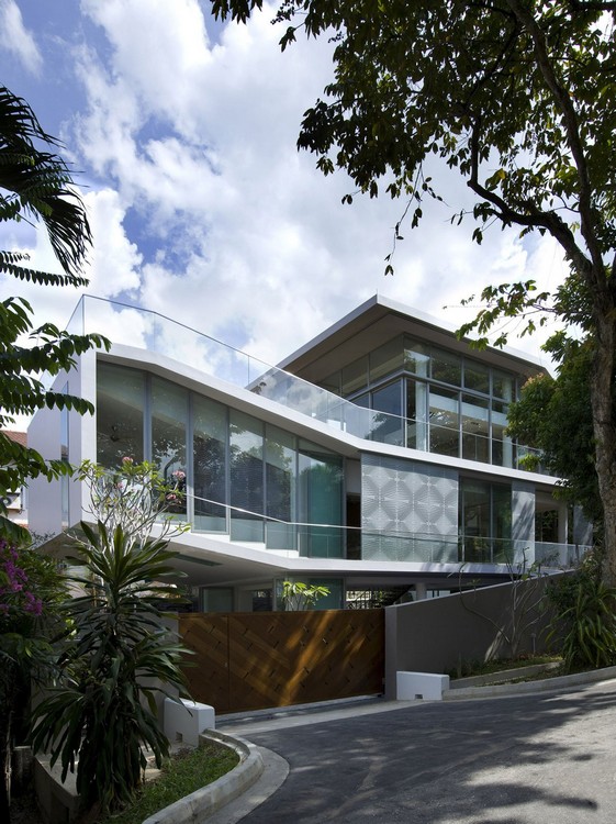 Многоярусный частный дом в Сингапуре