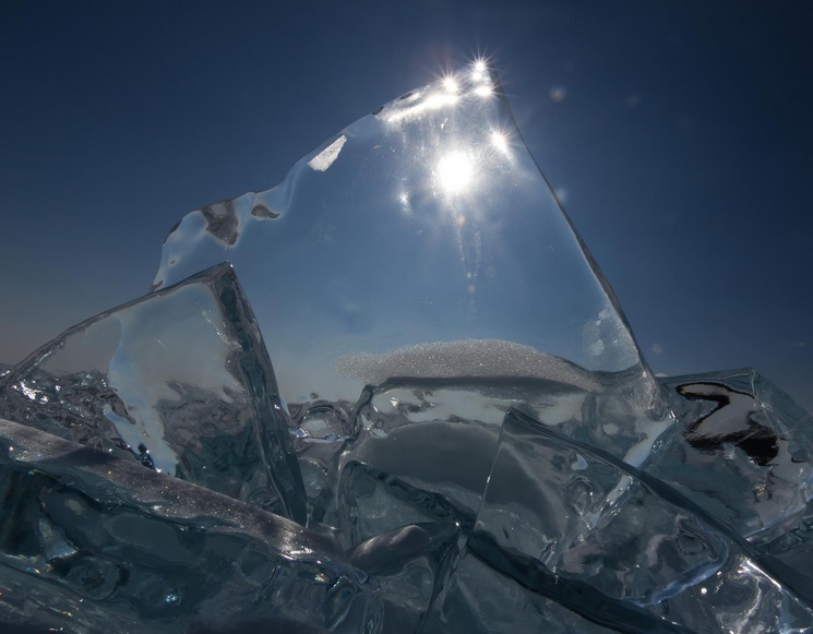 Бирюзовый лёд озера Байкал от фотографа Алексея Трофимова