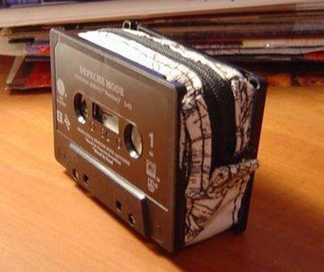 Креативные вещи из старых кассет
