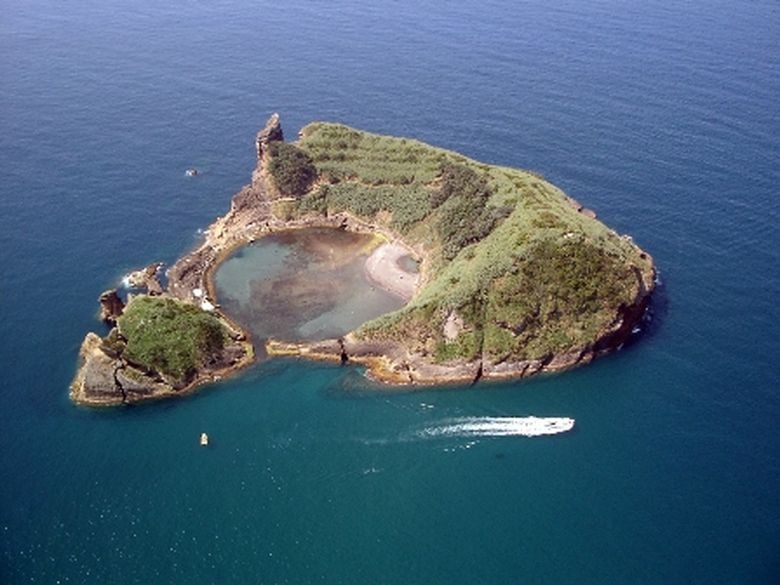 Острова необычной формы со всего мира