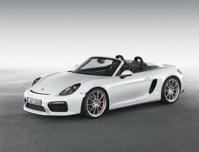 Обновлённая версия родстера Porsche Boxster Spyder