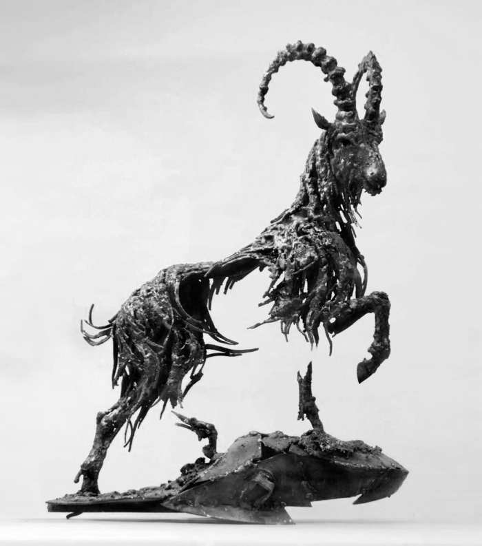 Скульптуры животных из металлолома