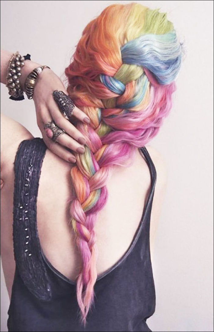 Разноцветные радужные волосы — новый тренд