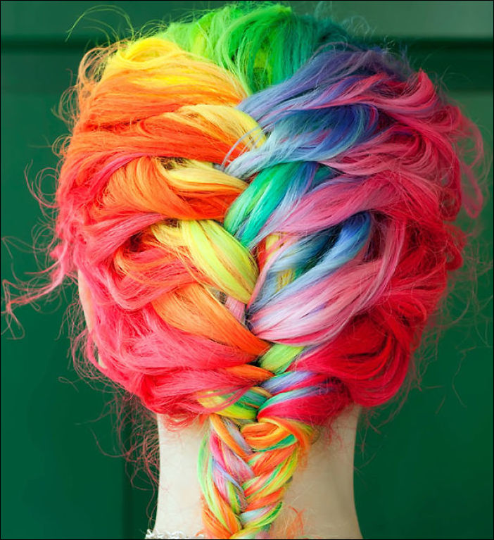Разноцветные радужные волосы — новый тренд