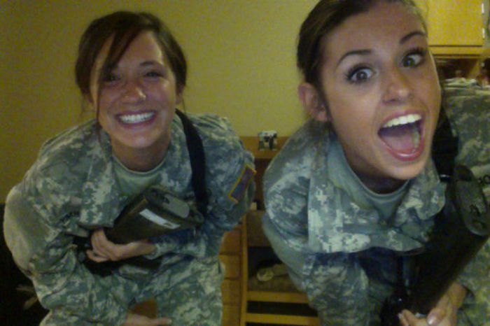 Красивые девушки в Армии