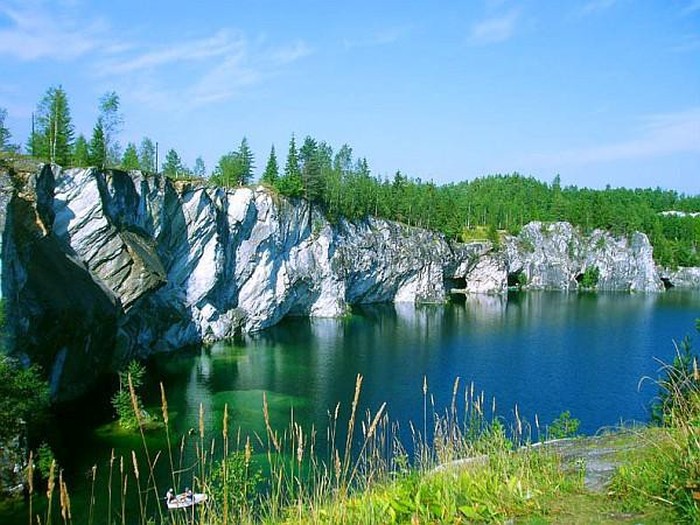 Красивые места и памятники архитектуры на территории России