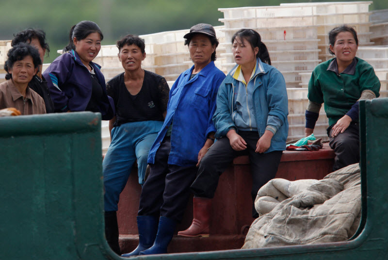 Работающие женщины в Северной Корее