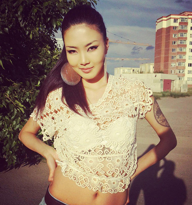 Красивые монгольские девушки из соцсетей