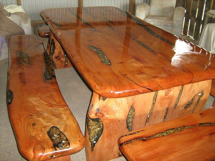 Деревянная мебель со вставками от Woodcraft By Design