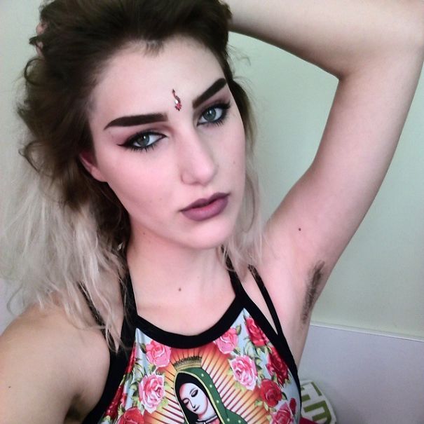Новая мода в Instagram: волосатые женские подмышки