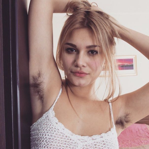Новая мода в Instagram: волосатые женские подмышки